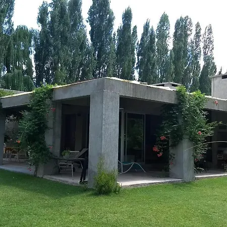 Casa Los Cerezos En Chacras De Coria Exterior photo
